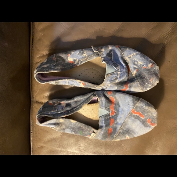 Red white and blue Toms. - Picture 3 of 3